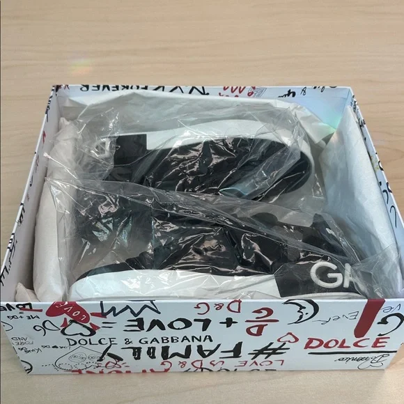 Dolce & Gabbana Black and White Logo Sneakers, new in box. Dust bag included - Picture 12 of 14